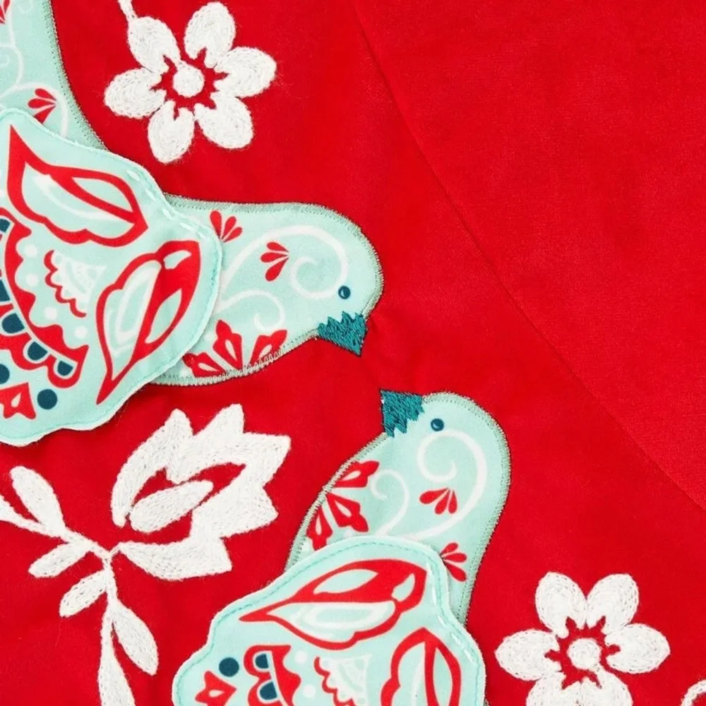 Pioneer Woman‎ Mazie Bird Christmas Tree Skirt Brand New red